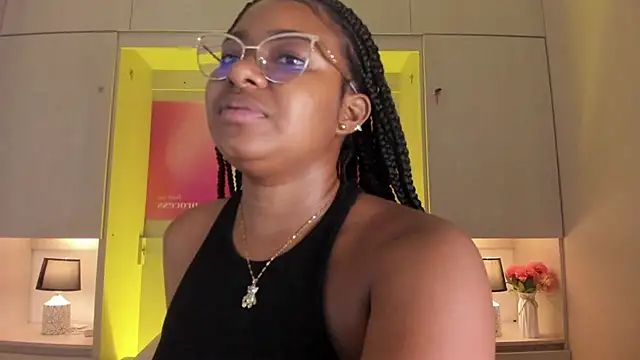 tamaraa smiith online show from April 2026 07:48:01 PM