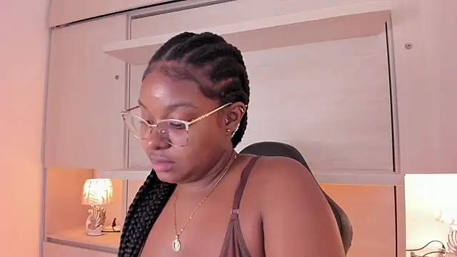 tamaraa smiith online show from October 2025 07:55:01 PM
