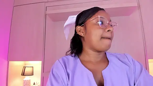 tamaraa smiith online show from November 2025 07:47:01 PM