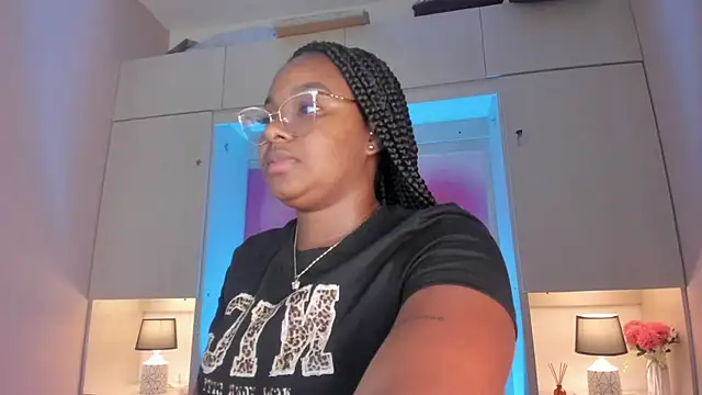 tamaraa smiith online show from May 2026 07:35:01 PM