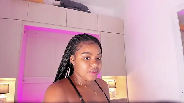 tamaraa smiith online show from March 2025 06:18:01 PM