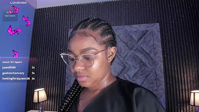 tamaraa smiith online show from October 2025 07:48:02 PM
