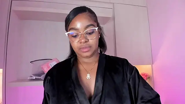 tamaraa smiith online show from November 2025 07:36:02 PM