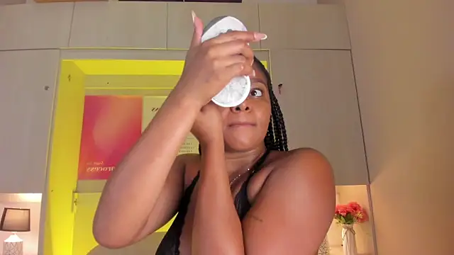 tamaraa smiith online show from April 2026 07:42:01 PM