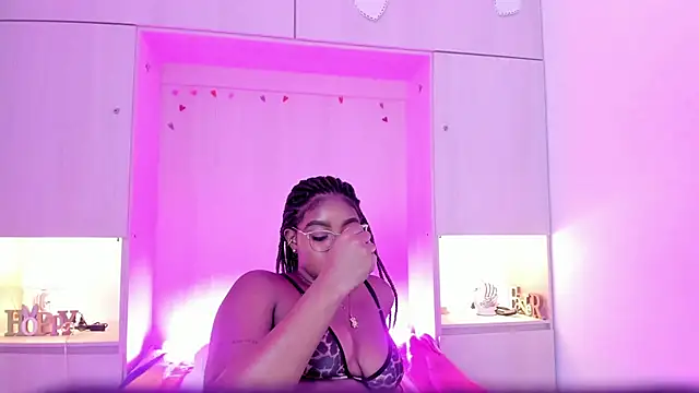 tamaraa smiith online show from September 2025 07:58:02 PM