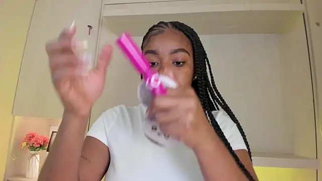 tamaraa smiith online show from February 2026 07:44:01 PM