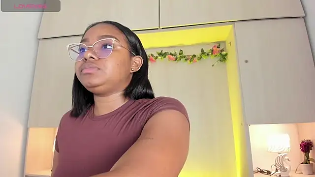 tamaraa smiith online show from April 2026 07:58:02 PM