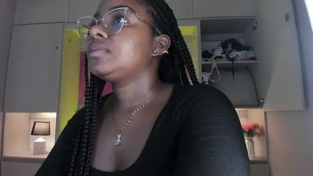 tamaraa smiith online show from April 2026 07:42:02 PM