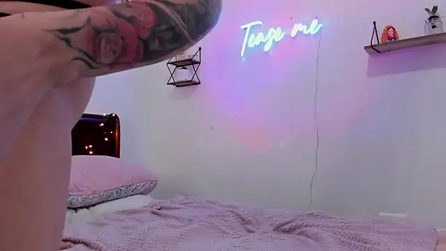 Manuela monroe online show from December 2025 09:58:02 PM