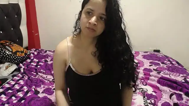 Katty Bones online show from December 2025 04:37:01 AM