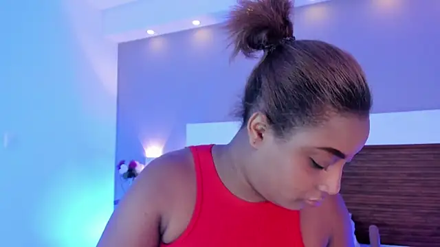 Adelehottman online show from April 2026 01:05:02 PM