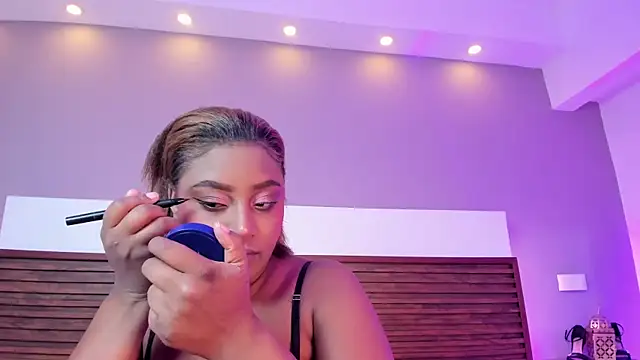 Adelehottman online show from April 2026 06:21:02 AM