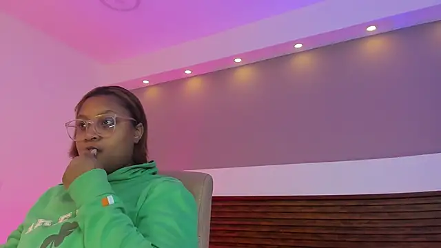 Adelehottman online show from March 2026 12:04:02 PM