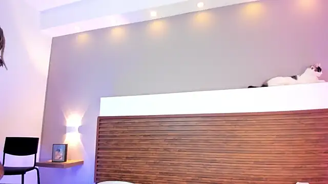 Adelehottman online show from February 2026 12:27:01 PM