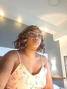 Adelehottman online show from November 2025 02:20:01 PM