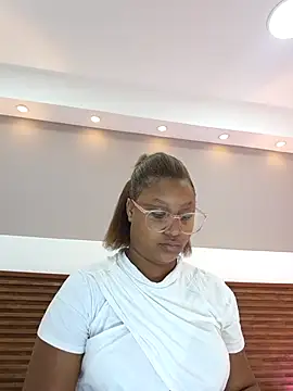 Adelehottman online show from February 2026 12:43:02 PM