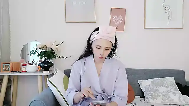 cathy00 online show from October 2025 12:25:01 AM
