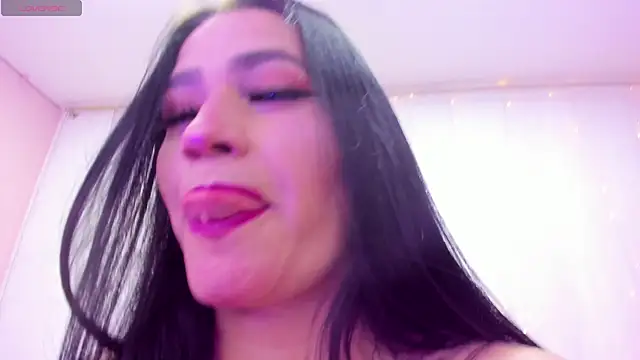 chica Hetfield online show from January 2025 03:07:01 PM