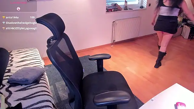 Snapshot of chica_Hetfield chatting on November 2025 02:09:02 PM chica Hetfield online show from November 2025 02:09:02 PM