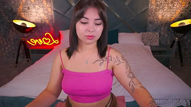 Snapshot of SusieWood chatting on November 2025 08:51:01 PM SusieWood online show from November 2025 08:51:01 PM