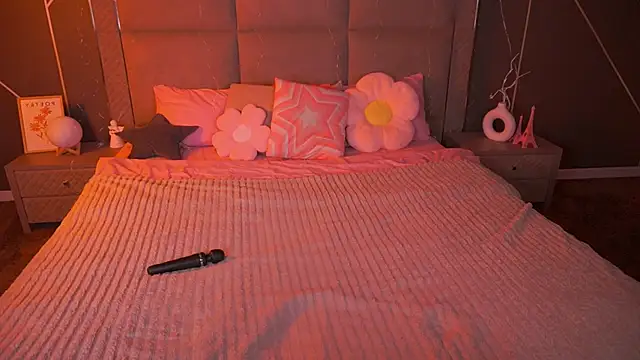 SusieWood online show from February 2026 09:14:02 PM