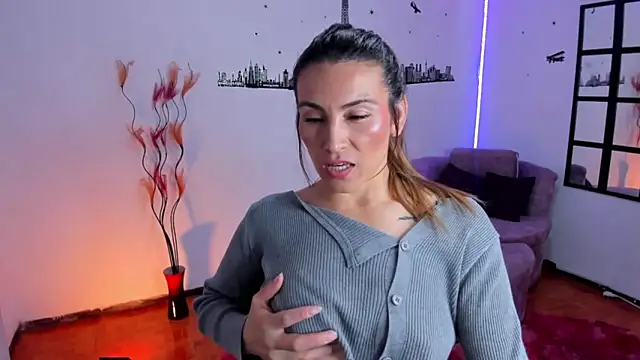 Elizabeth taylor b online show from February 2026 11:15:01 PM