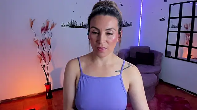 Elizabeth taylor b online show from February 2026 11:37:01 PM