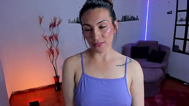 Elizabeth taylor b online show from March 2026 11:10:02 PM