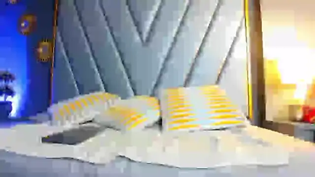 BrendaAdams  online show from December 2025 11:32:01 AM