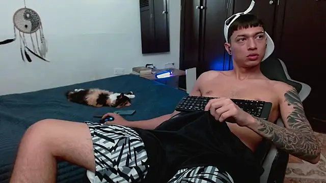 aaron blug online show from December 2025 04:34:02 PM