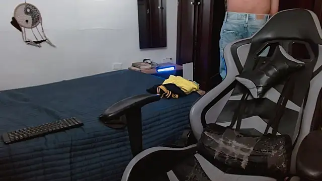 aaron blug online show from November 2025 03:55:02 PM