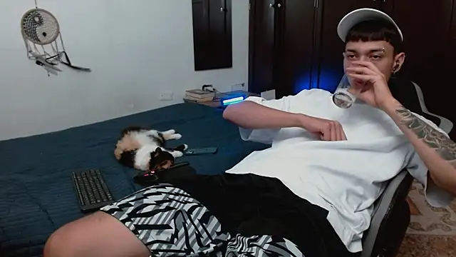 aaron blug online show from December 2025 12:13:02 AM