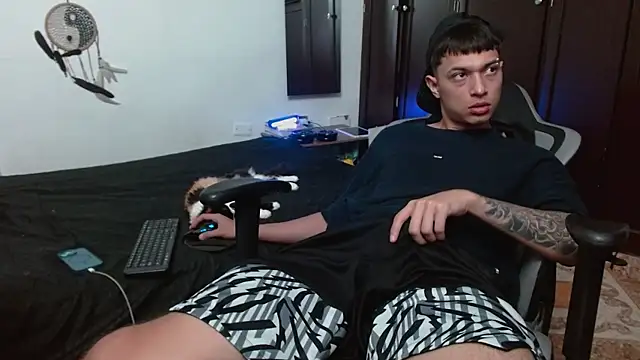 aaron blug online show from October 2025 10:31:02 PM