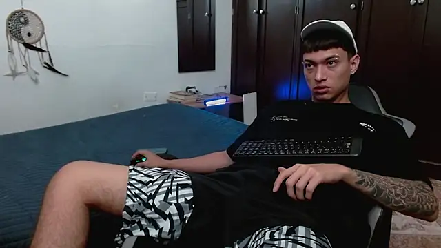 aaron blug online show from December 2025 04:10:02 PM