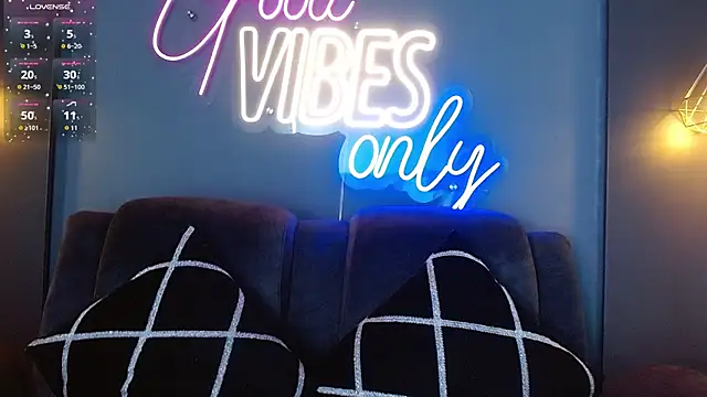 LOLIITA  LOVE online show from October 2025 06:20:01 PM