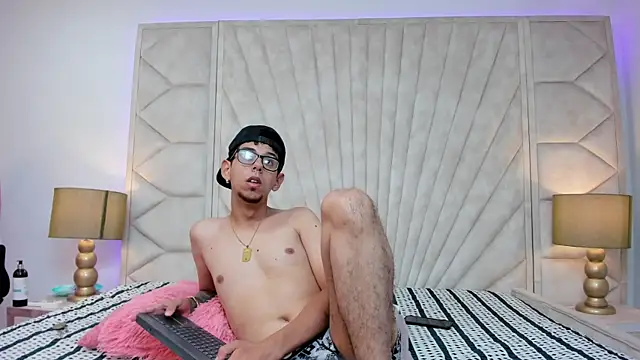 Derek and Skarlet online show from March 2025 07:26:02 PM