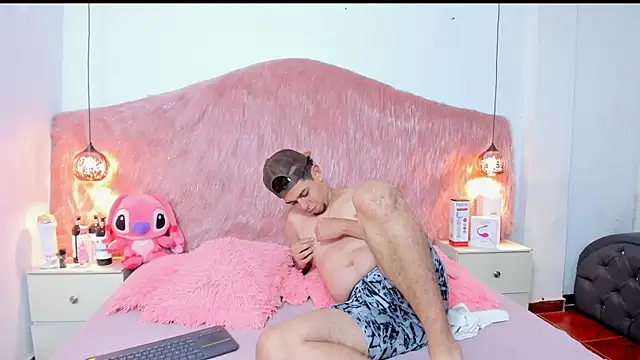 Derek and Skarlet online show from November 2025 01:49:02 PM