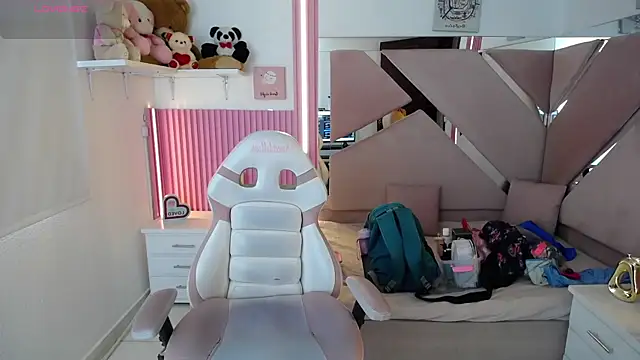  Miaaleon online show from January 2026 12:53:02 PM