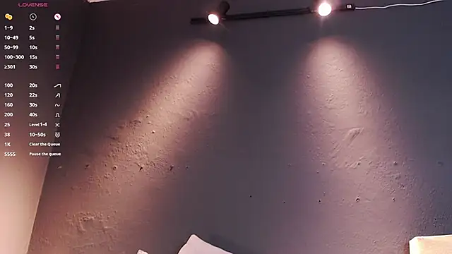 DilanJonnes  online show from February 2026 10:07:01 PM