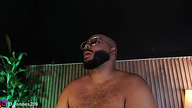 Snapshot of DilanJonnes_ chatting on October 2025 11:06:02 PM DilanJonnes online show from October 2025 11:06:02 PM