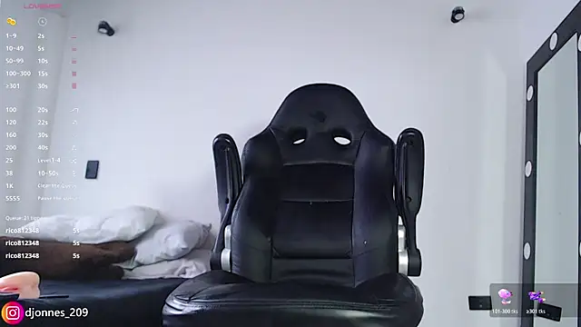 DilanJonnes  online show from April 2026 07:58:01 PM