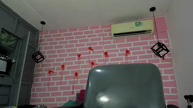 emy 0 online show from February 2025 08:25:02 PM