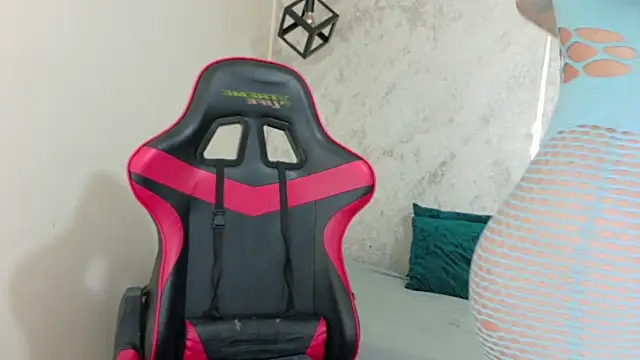 emy 0 online show from April 2026 02:53:01 PM