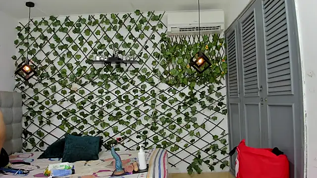 emy 0 online show from January 2026 07:28:02 PM