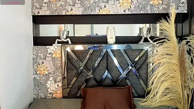 dominic thailor online show from April 2026 07:58:02 PM