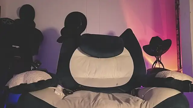 Ash gusbig online show from March 2026 03:35:02 AM