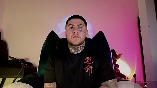 Ash gusbig online show from November 2025 04:05:02 AM