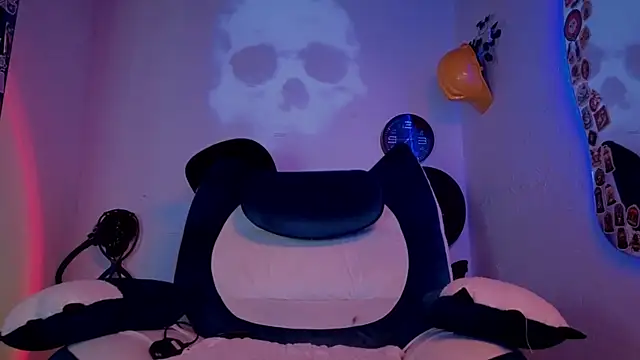 Ash gusbig online show from September 2025 03:51:02 AM