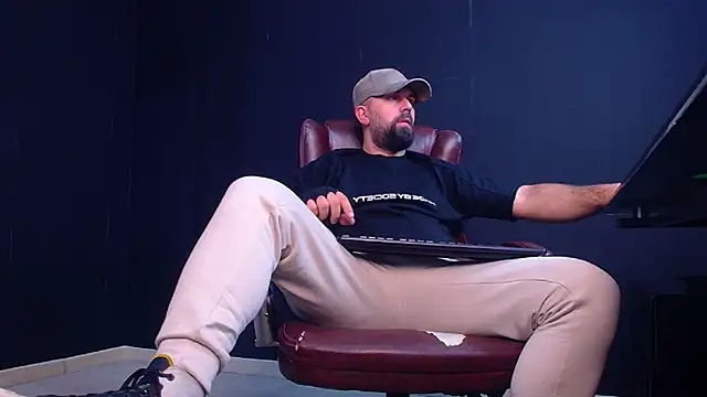 JackEthann online show from October 2025 04:57:01 AM