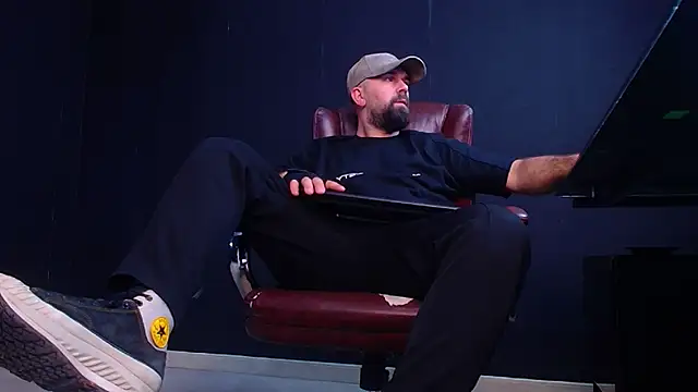 JackEthann online show from October 2025 04:57:01 AM